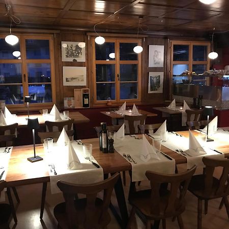 Hotel Restaurant Pizzeria Rotes Haus Munsterlingen Exterior photo