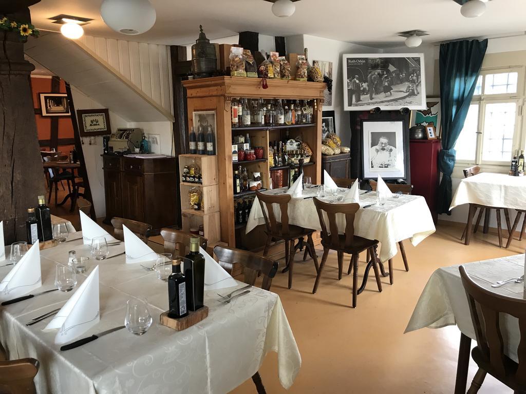 Hotel Restaurant Pizzeria Rotes Haus Munsterlingen Exterior photo